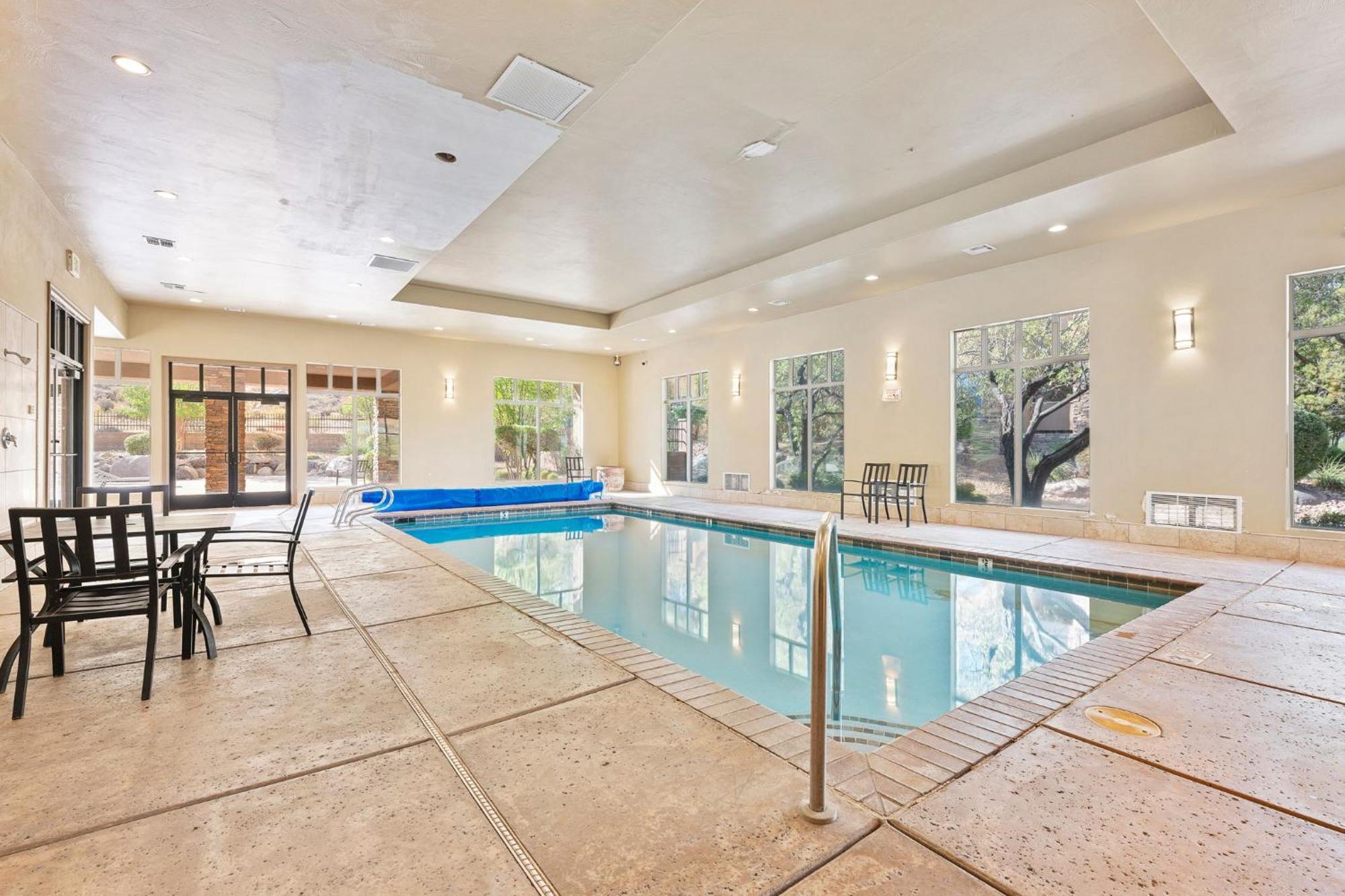 The Condo At Coral Springs Resort ハリケーン エクステリア 写真